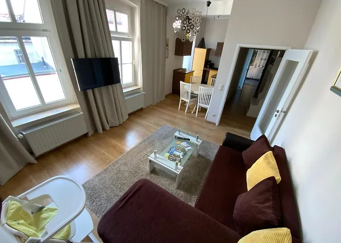 3 Wunderschoene Kornhoff * Naumburg (Saale)