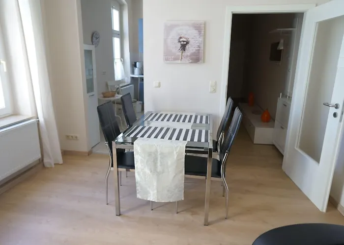 3 Wunderschoene Kornhoff * Naumburg (Saale)